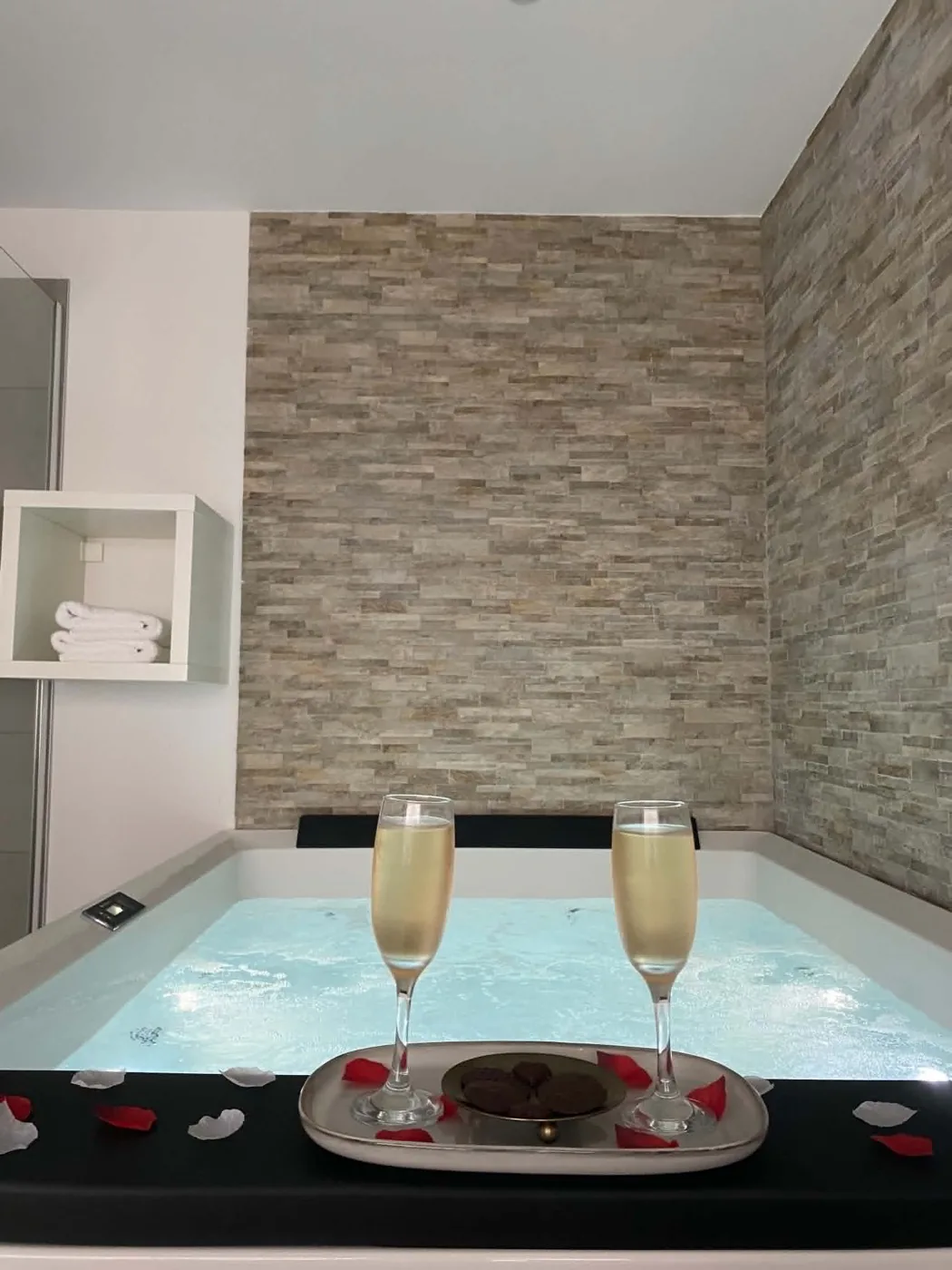 Spa privatisé — La Maison du Bien-être, Saint-Martin-en-Haut